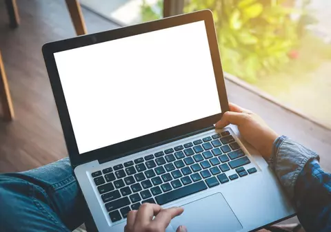 Cele mai bune laptopuri pe care le poți cumpăra de Black Friday 2020