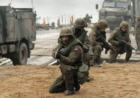 Polonia anunță că toți cetățenii vor fi antrenaţi militar