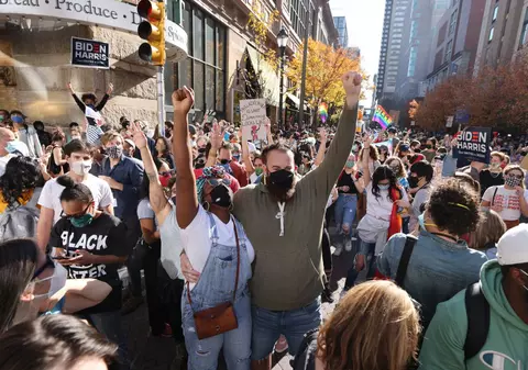 Interviu cu o româncă din Philadelphia, orașul care i-a adus victoria lui Biden: „A fost o campanie dură, mi-a amintit de tensiunile din România”