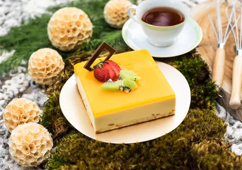 Prăjitura Fanta - cum prepari prăjitura cu suc de portocale, cremă de brânză și blat de cacao