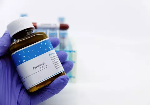 Medicii Spitalului Babeș din Timișoara tratează bolnavii cu COVID-19 cu un nou antiviral capabil să elimine virusul mai rapid din organism