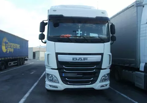 Doi șoferi români de TIR au traversat de mai multe ori Europa doar cu motorină furată de la colegi