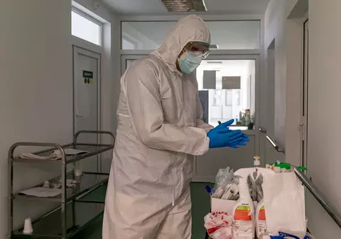 Rectorul UMF Iași critică ordinul lui Arafat care mobilizează studenții la Medicină să lucreze în spitale. „Ce să facă, să-și ia laptopurile cu ei la ATI?”