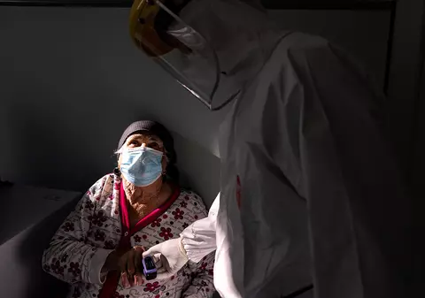 Vaccin COVID. Vlad Mixich: “Nu există nici un argument să nu vaccinezi un om de peste 80 de ani, dar să dai unui funcționar de la Ministerul Dezvoltării”