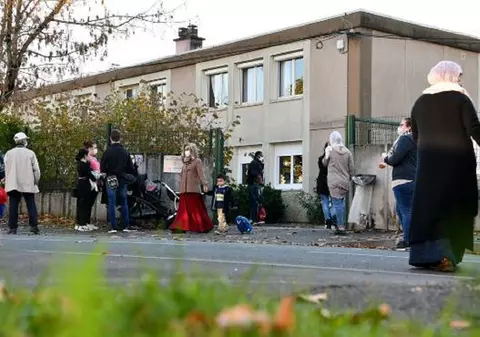 Tată român trimis la închisoare în Franța, a băgat spaima în profesorii fără mască de la școala fiului său