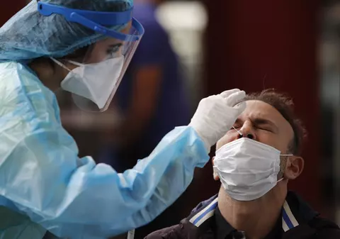 Austria vrea să urmeze exemplul Slovaciei: populația țării, testată în masă anti-COVID