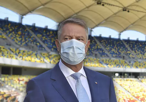 Angajații DSP București, testați de urgență pentru Covid înainte de vizita lui Iohannis. „Până acum nu i-a interesat de noi, acum ne-au luat în turmă”