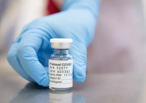 Trei vaccinuri COVID sunt în prag de autorizare. Cât costă, cum se depozitează și când vor ajunge în România