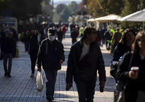 Peste 1.300 de cazuri noi de coronavirus în București. În județul Sibiu rata de infectare a scăzut pentru a treia zi la rând