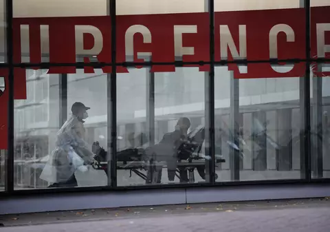 Europa a depășit 300.000 de decese din cauza COVID-19, pe măsură ce virozele de iarnă și infecțiile cresc