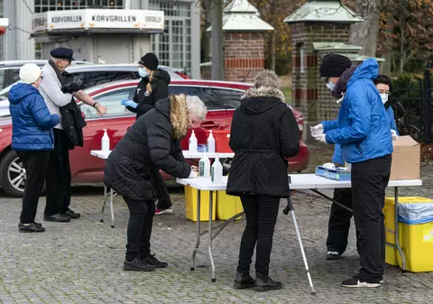 Suedia interzice, în luna decembrie, adunările publice cu mai mult de 8 persoane