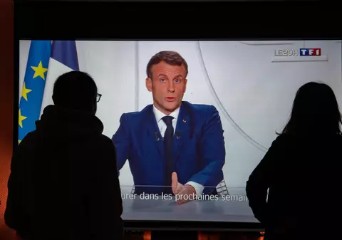 Guvernul francez ridică măsurile de izolare pe 15 decembrie. Când vor fi făcute primele vaccinuri