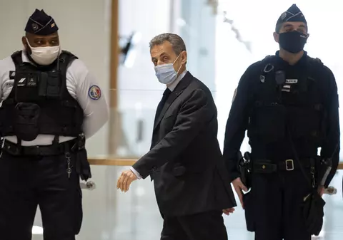 Fostul președinte francez Nicolas Sarkozy, condamnat la trei ani de închisoare, dintre care unul cu executare, într-un dosar de corupție