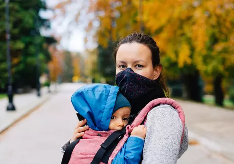 Recomandările unui medic pediatru pentru părinți: cum să faceți diferența între o răceală și COVID-19 la copii