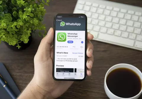 WhatsApp încearcă să-și liniștească utilizatorii, precizând că nu le interceptează conversațiile