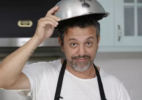 Fotografia-surpriză cu chef Sorin Bontea care a impresionat pe toată lumea: zeci de mii de reacții. „Ce zâmbet frumos, de copil”. Cine mai apare în imagine