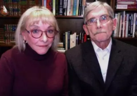 Doi medici, soț și soție, s-au oferit voluntari pentru testarea vaccinului anti-Covid de la Moderna. Cu ce efecte secundare s-au confruntat