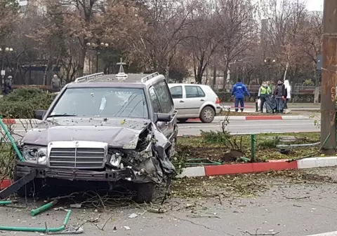 Dric implicat într-un accident, în Ploiești. Coșciugul din mașină mortuară era gol