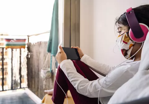 Studiu. Cum îi afectează pe copii izolarea impusă de pandemie. Avertismentul unui psiholog și ce pot face părinții