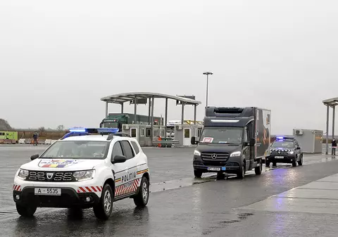 În ziua de Crăciun, România a primit vaccinul anti-COVID. 10.000 de doze au ajuns în țară. Arafat: „Este lumina de la capătul tunelului”