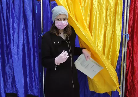 ANOSR: Birocrația aferentă vizei de flotant a favorizat prezența redusă a tinerilor la alegerile parlamentare