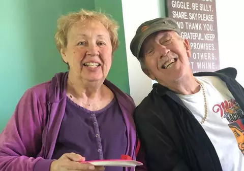 Povestea tulburătoare a doi soți, căsătoriți de 47 de ani. Cei doi au murit din cauza COVID-19 în același minut