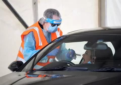 Australia a înregistrat primele cazuri de infectare cu noua tulpină de COVID-19
