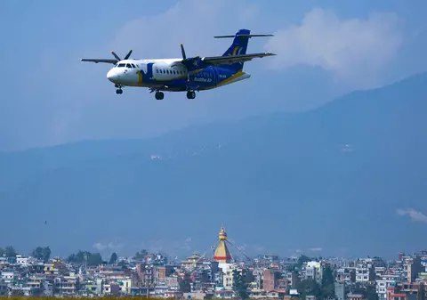 Un avion a zburat în direcția greșită, iar pasagerii au ajuns la 400 de kilometri distanță de destinația dorită