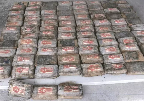 Echipajul unui iaht a fost arestat, în Atlantic, după ce la bordul acestuia a fost găsită cocaină în valoare de peste 100 de milioane de euro