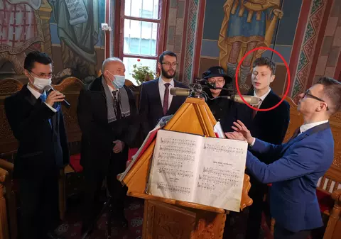 Darius Movileanu, campion mondial la cadeți, la tenis de masă, a cântat colinde în corul bisericii