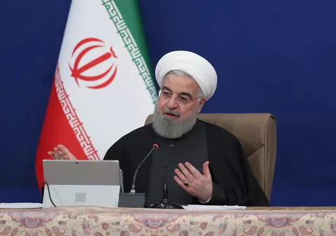 Președintele Iranului îl compară pe Donald Trump cu Saddam Hussein: „Doi nebuni”