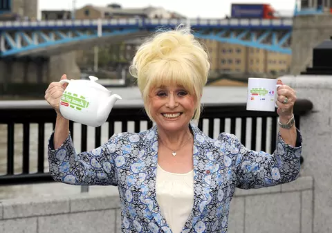 Barbara Windsor a murit. Actrița din EastEnders și Carry On avea 83 de ani