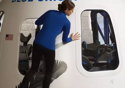 Prima femeie va ajunge pe Lună cu Blue Origin. Anunțul istoric făcut de miliardarul Jeff Bezos
