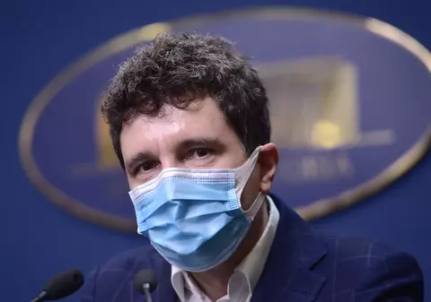Nicușor Dan a răbufnit: „Tupeul, obrăznicia și minciuna Gabrielei Firea depășesc orice limită”. De ce nu au apă caldă și căldură bucureștenii