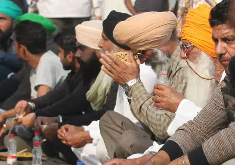 O boală misterioasă trimite sute de oameni în spitalele din India. „Unii au leșinat sau au avut convulsii”