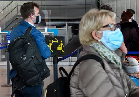 Noi condiții de intrare în Polonia. Românii care merg cu avionul sau cu autocarul trebuie să intre obligatoriu în carantină 10 zile, pe banii lor