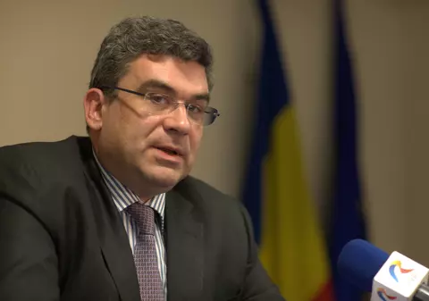 O comparație între USR și AUR. Observațiile unui cunoscut gânditor conservator după alegeri