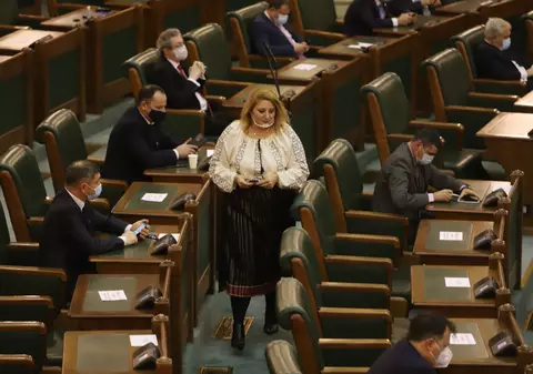 Vestea primită de Diana Șoșoacă astăzi în Parlament. Ce va face din a doua zi de mandat