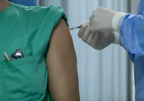 Sondaj Europa FM: Peste 45% dintre români spun că nu s-ar vaccina anti-COVID