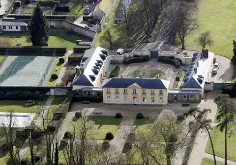 Emmanuel Macron are simptome puternice de COVID-19. Președintele Franței s-a izolat la reședința La Lanterne din Versailles