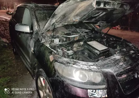 Răzbunarea unui şofer băut pe poliţistul care i-a făcut dosar penal. I-a incendiat maşina şi l-a ameninţat cu moartea