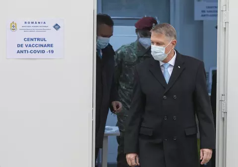 Klaus Iohannis, la deschiderea centrelor mobile: "Doar vaccinarea ne permite ca la vară să facem concedii"