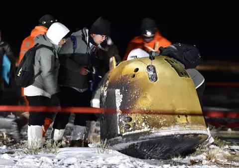 FOTO | China a adus pe Pământ mostre selenare, pentru prima dată după 45 de ani