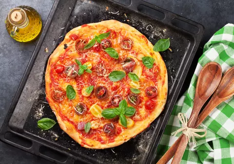 Rețete pizza - cum faci acasă blat pentru pizza, dar și cele mai bune rețete de topping-uri