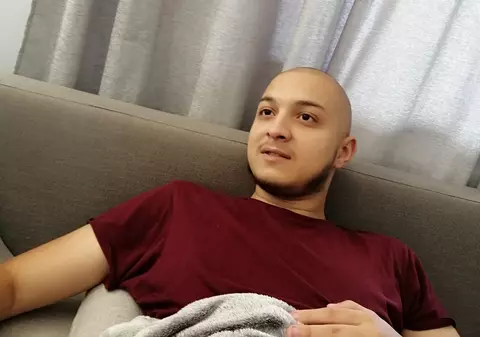 Sebastian, tânărul sibian care se lupta cu patru forme de cancer, a murit. „Omul de zăpadă a primit aripi de înger”