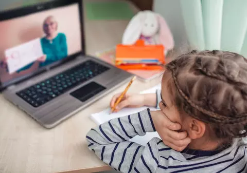 Cum se încheie mediile în acest an școlar? Secretar de stat: „Corigența nu a abrogat-o nimeni”