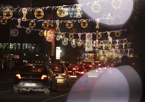 Vreme caldă de Crăciun, în toată țara. Posibile ninsori ușoare în București