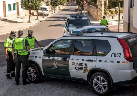 Un român a fost arestat în Spania, după ce i-a jefuit pe patronii unui magazin şi a vrut să dea cu maşina peste ei