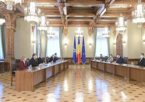 Președintele Iohannis a încheiat consultările cu partidele pentru formarea guvernului. Rafila, Cîțu și Cioloș, propuneri de premier