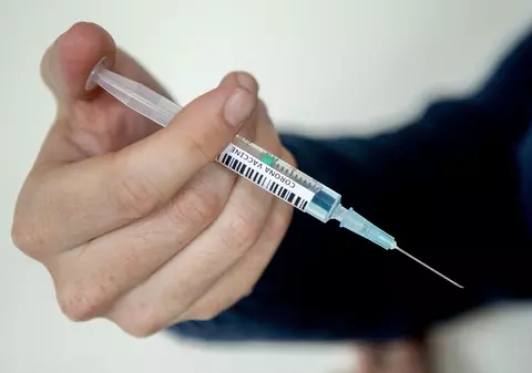 Autoritățile române: Cum funcționează vaccinul anti-COVID pe bază de ARN mesager și de ce nu poate afecta ADN-ul